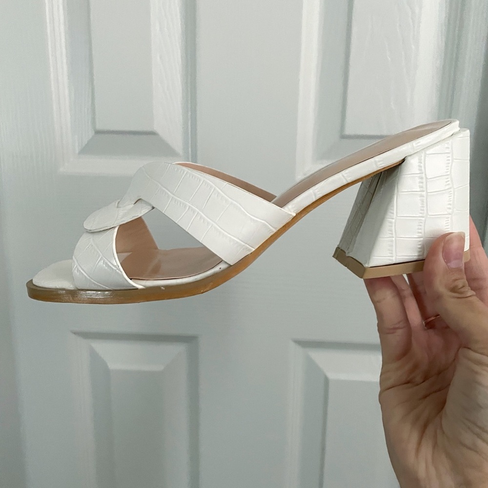 White Heeled Sandal! New condition✨